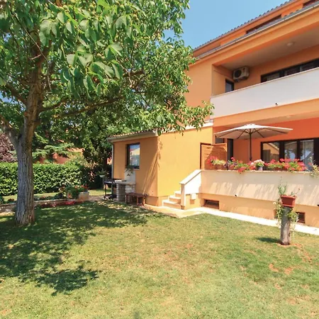 2 Bedroom Stunning Apartment In Fazana Fazana