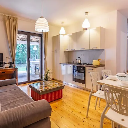Apartment 2 Bedroom Stunning Apartment In Fazana
