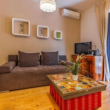 2 Bedroom Stunning Apartment In Fazana *