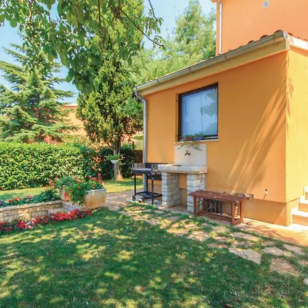 2 Bedroom Stunning Apartment In Fazana Apartment Fazana